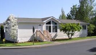 Model 1204 CT shown with Lap Siding & 3/12 "Skyview Dormer" w/ Trap Windows